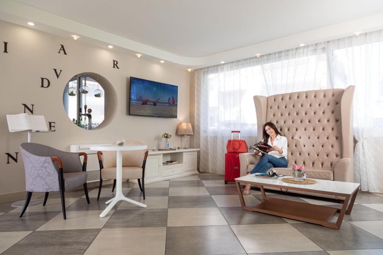 Nero D'Avorio Apartments Rimini Exterior foto